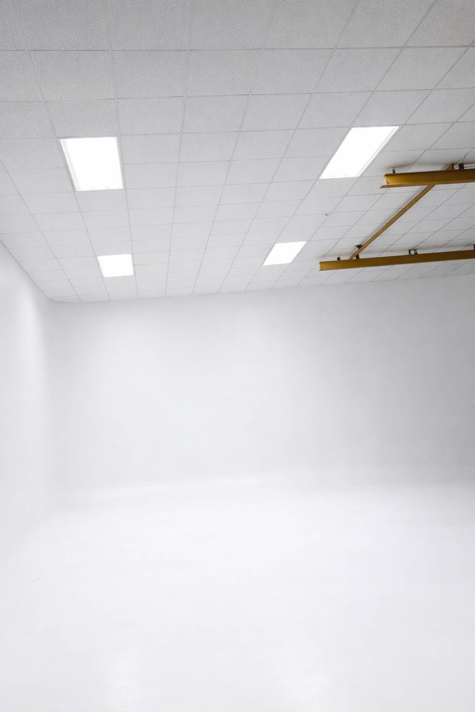 White cyclorama photography backdrop at Warehouse860